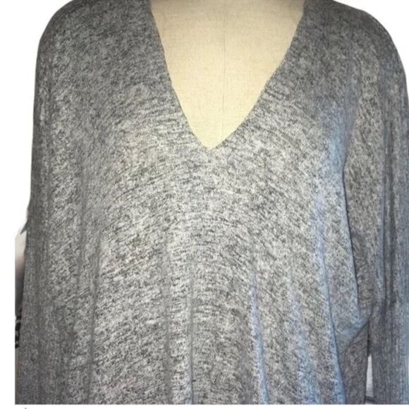 Miss Chievious Gray Deep V-Neck Oversized Pullover Sweater Size XS EUC - Picture 8 of 16
